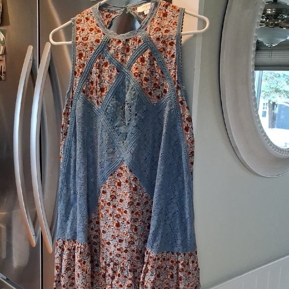 Umgee Dresses & Skirts - Umgee Blue Lace Floral Dress